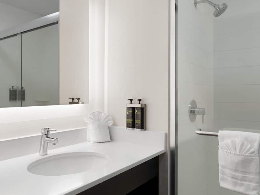 Bathroom sink