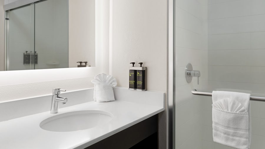 Hotel South Tampa & Suites