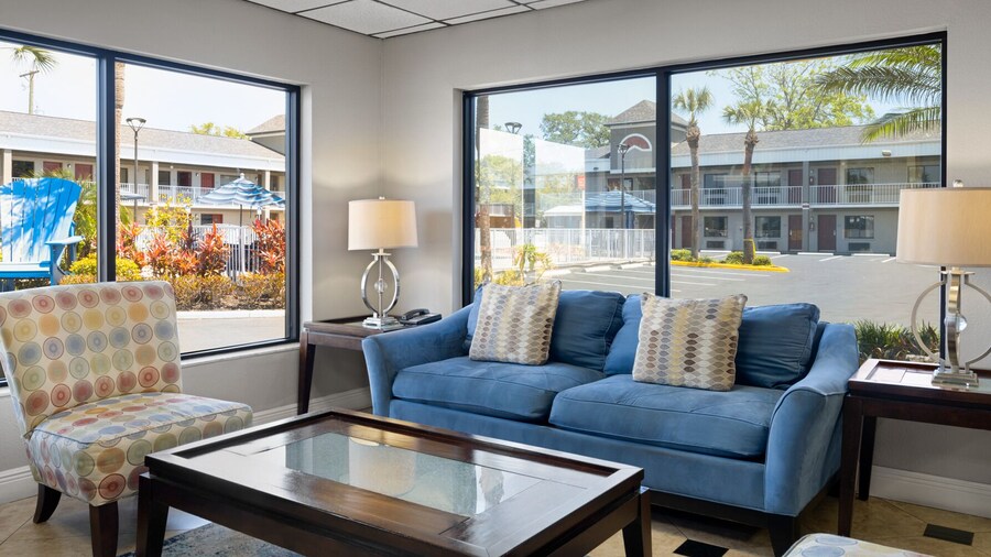 Hotel South Tampa & Suites