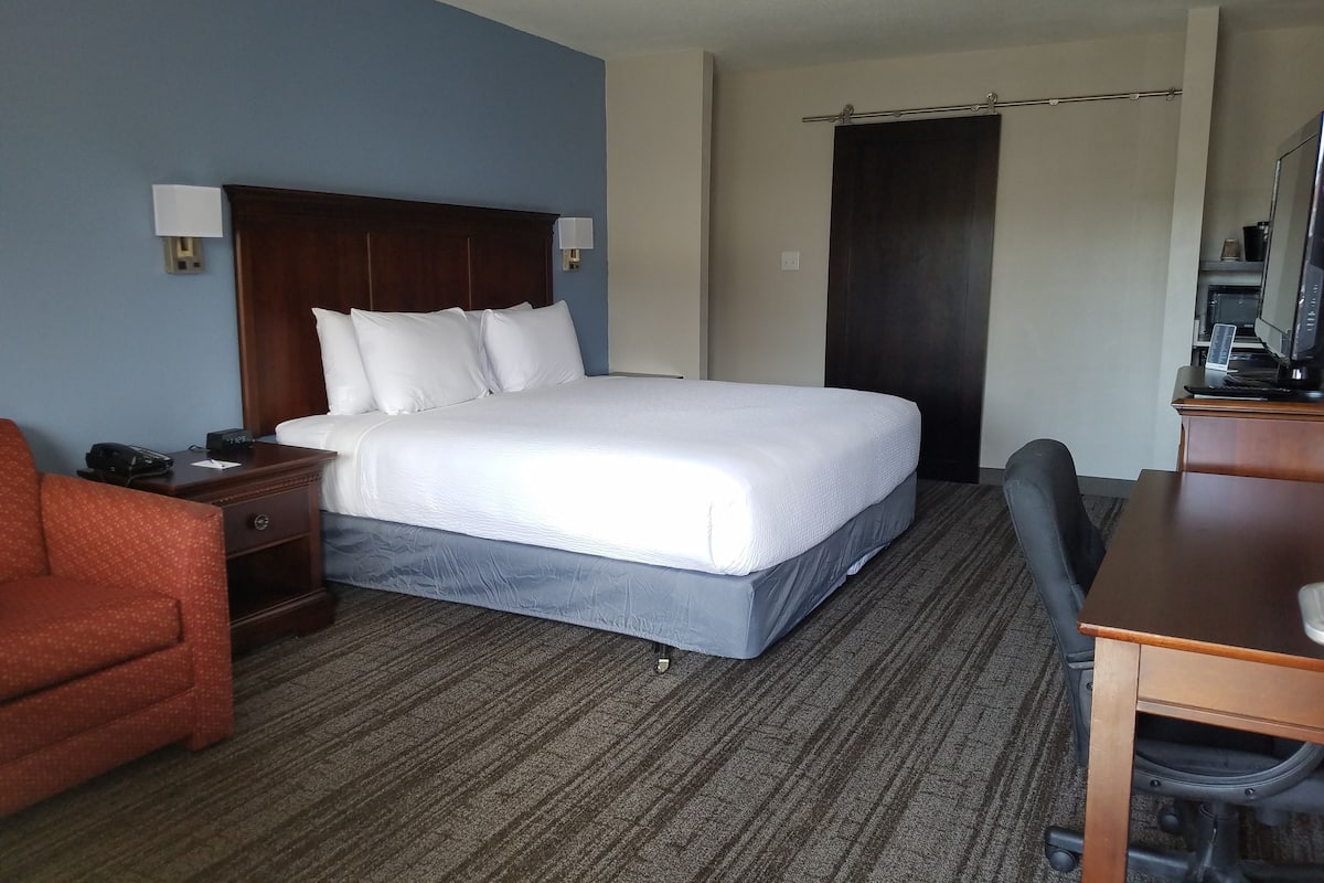 Desk, blackout curtains, iron/ironing board, free WiFi