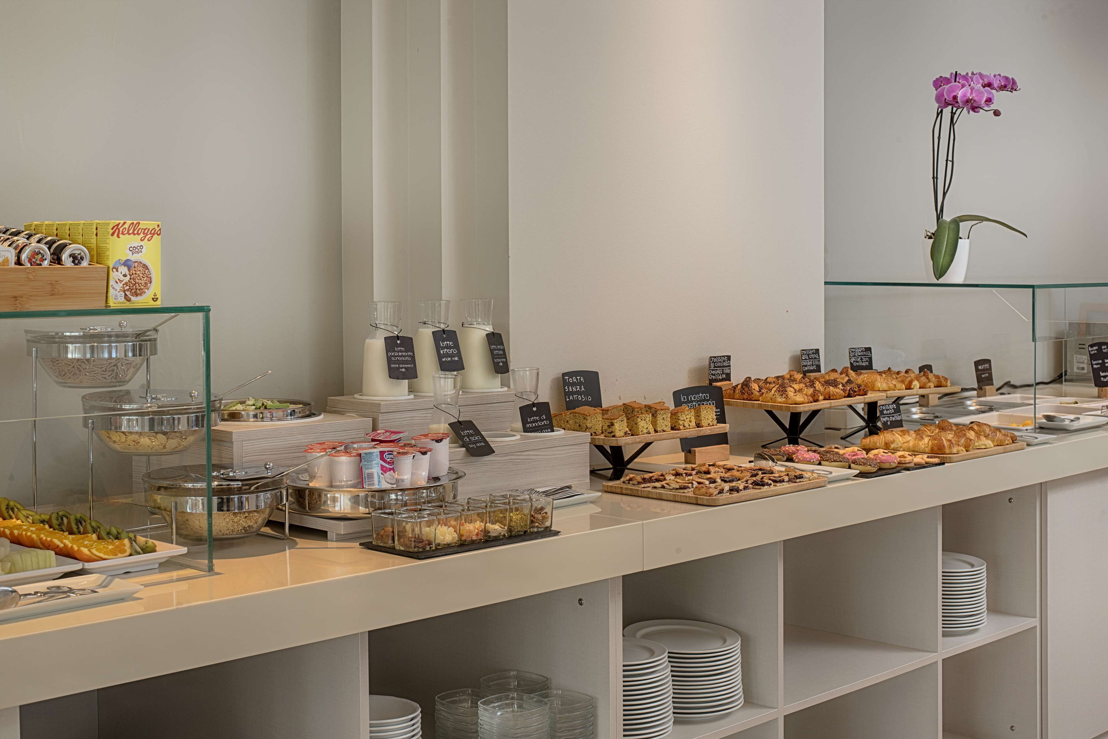 daily buffet breakfast for a fee