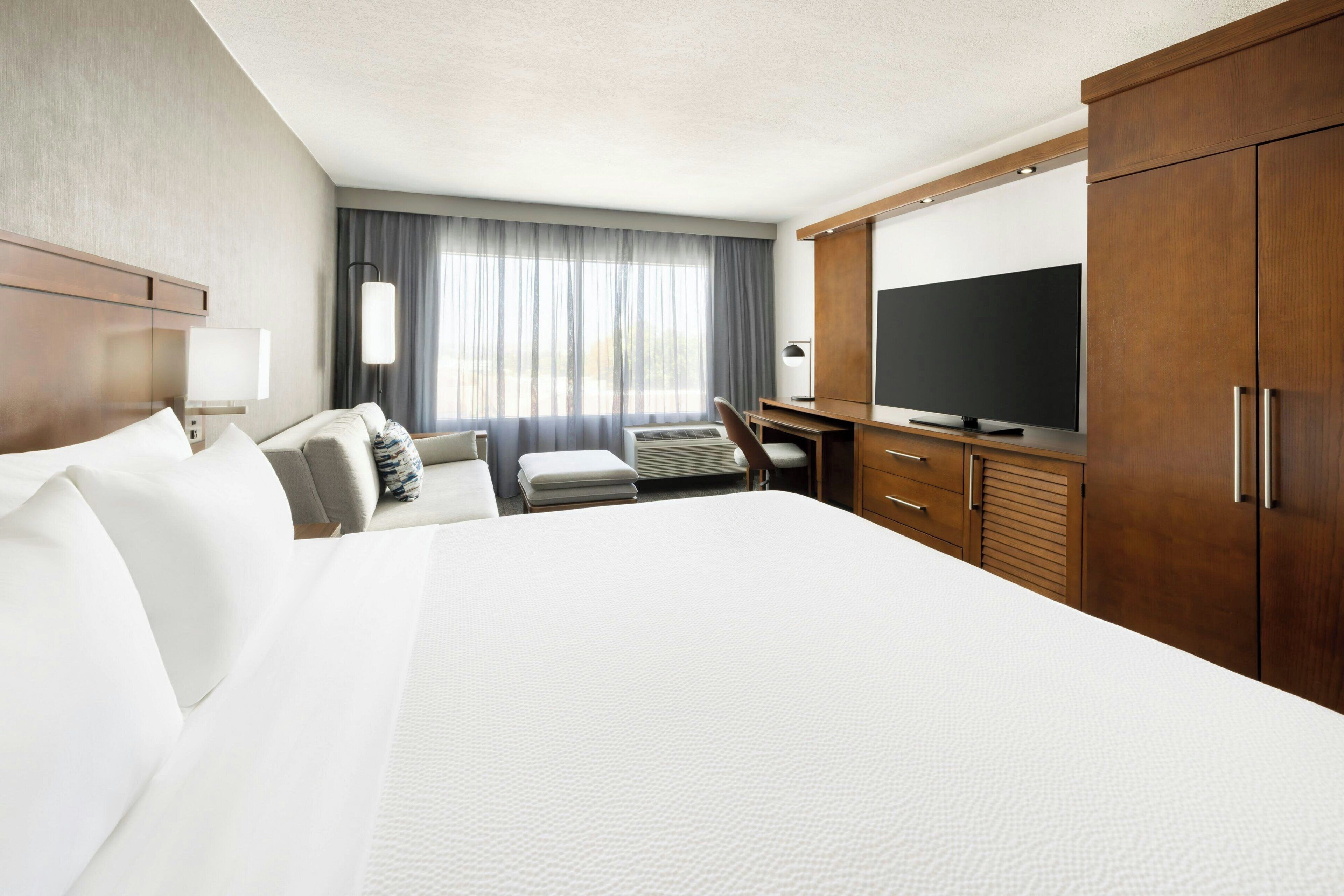 Photo - Courtyard by Marriott Los Angeles Woodland Hills