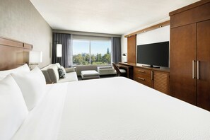 Room, 1 King Bed with Sofa bed, Non Smoking | Hypo-allergenic bedding, pillowtop beds, desk, blackout drapes