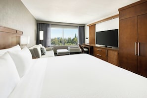 Zimmer, 1 King-Bett und Schlafsofa, Nichtraucher | Allergikerbettwaren, Pillowtop-Betten, Schreibtisch