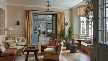 Sala de estar en el lobby