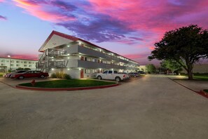 Front of property – evening/night - Red Roof Inn Dallas - DFW Airport North (Irving)
