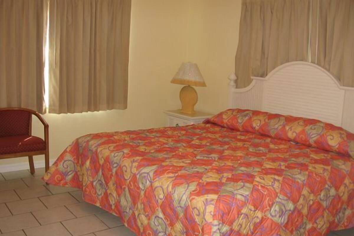 Beachfront King Villa 4 | 1 bedroom, iron/ironing board, cribs (free), WiFi (free)