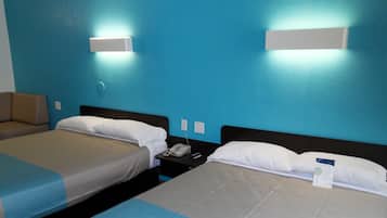 Skrivebord, skrivebord for bærbar PC, wi-fi (inkludert) og sengetøy