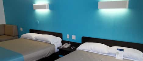 Escritorio, espacio para trabajar con un portátil, wifi gratis