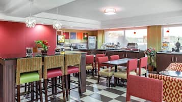 Free daily buffet breakfast