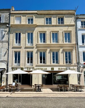 Façana frontal de l'allotjament