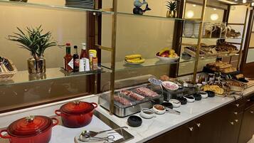 Daily buffet breakfast for a fee