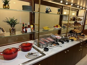 Daily buffet breakfast for a fee