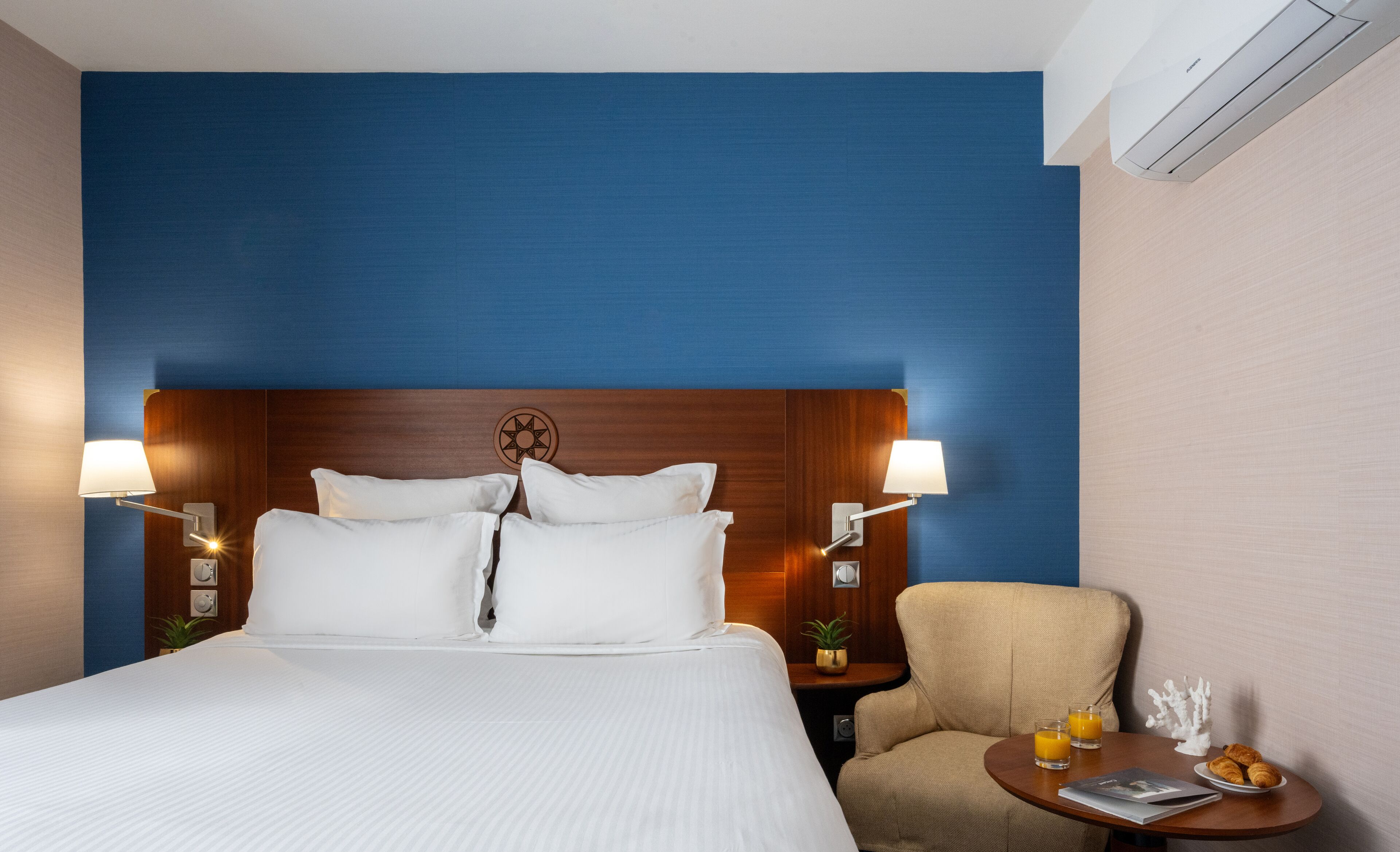 Habitación Confort doble | Ropa de cama de alta calidad y colchones con acolchado adicional