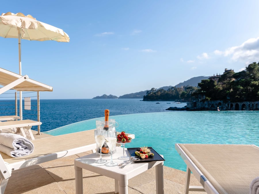 Seasonal outdoor pool, pool umbrellas, sun loungers