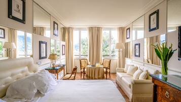 Daunenbettdecken, Minibar, Zimmersafe, individuell eingerichtet