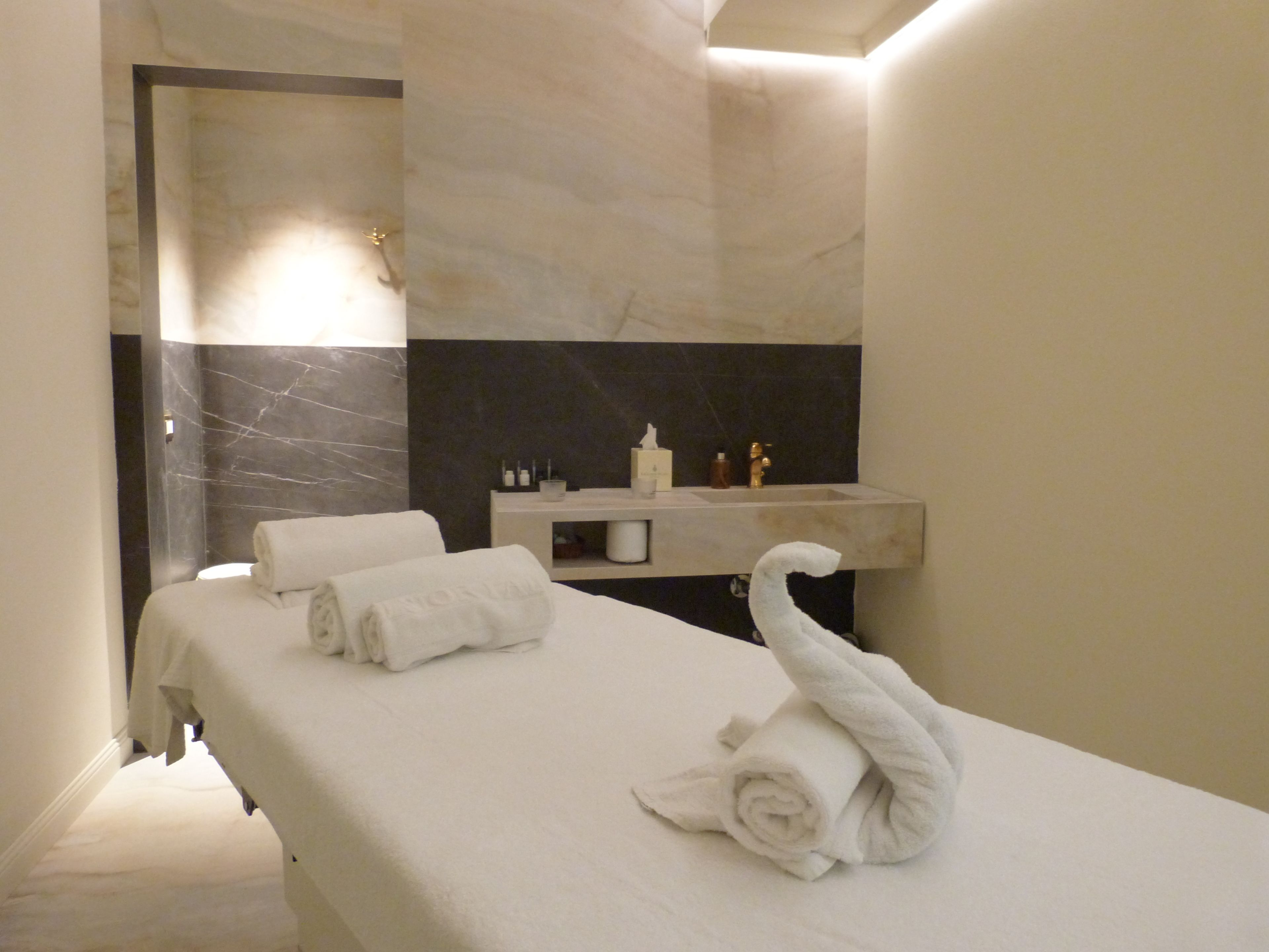 body treatments, aromatherapy, hot stone massages, deep-tissue massages