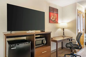 Zimmersafe, schallisolierte Zimmer, Bügeleisen/Bügelbrett, Zustellbetten