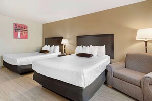 In-room safe, soundproofing, iron/ironing board, rollaway beds - Best Western Green Bay Inn Conference Center (Green Bay)