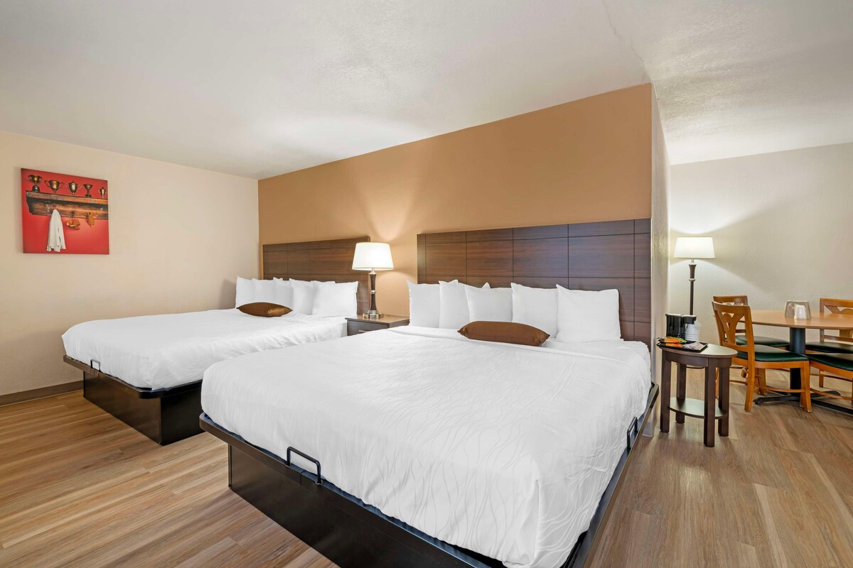 In-room safe, soundproofing, iron/ironing board