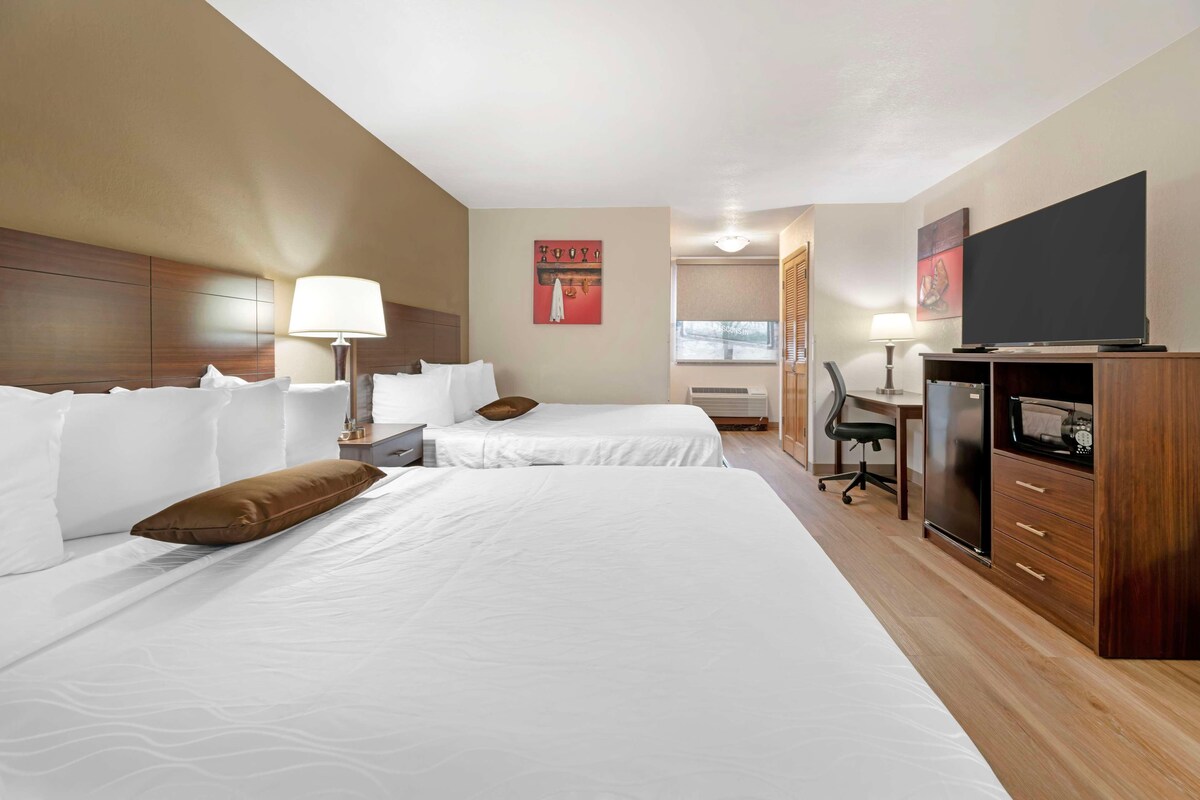 In-room safe, soundproofing, iron/ironing board