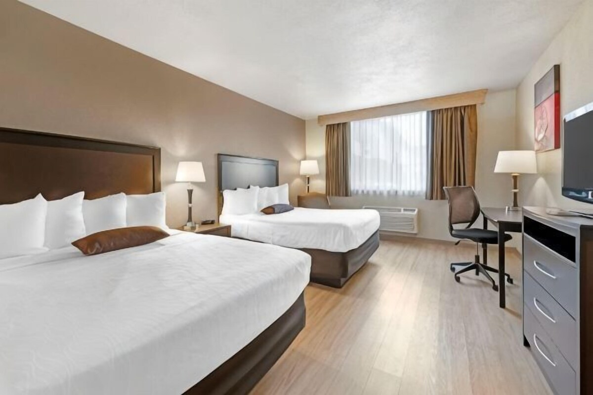 In-room safe, soundproofing, iron/ironing board