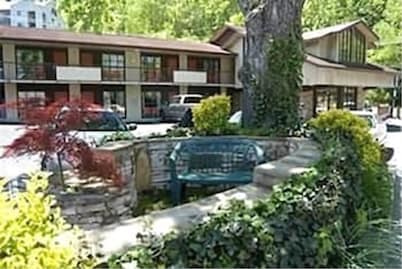 Mountain House Inn