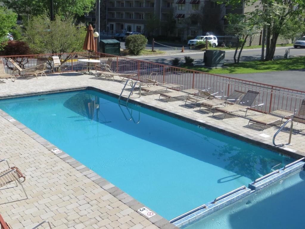 2 piscinas al aire libre