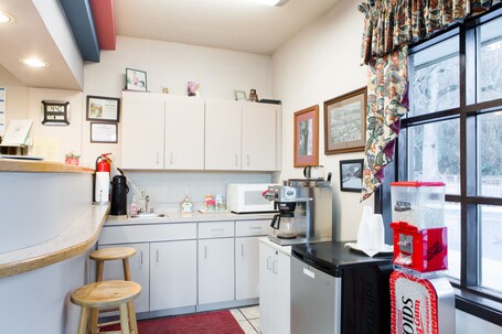 Mountain House Inn - Image 25
