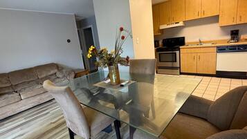 Luxury Apartment | In-room dining