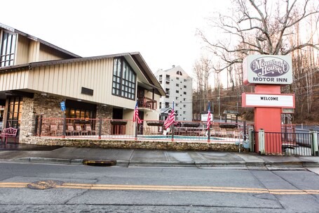 Mountain House Inn - Image 31