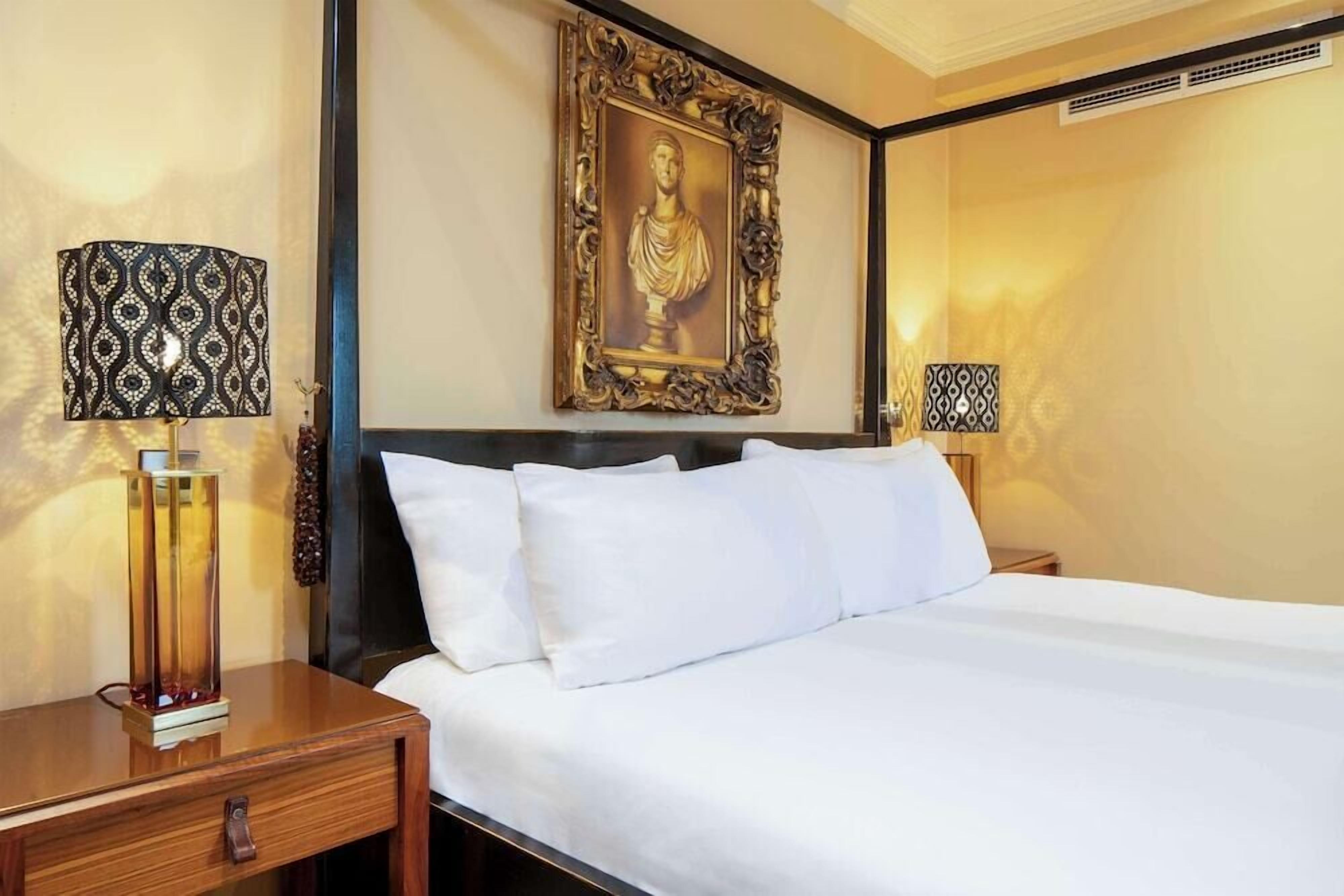 Desk, iron/ironing board, free WiFi, bed sheets
