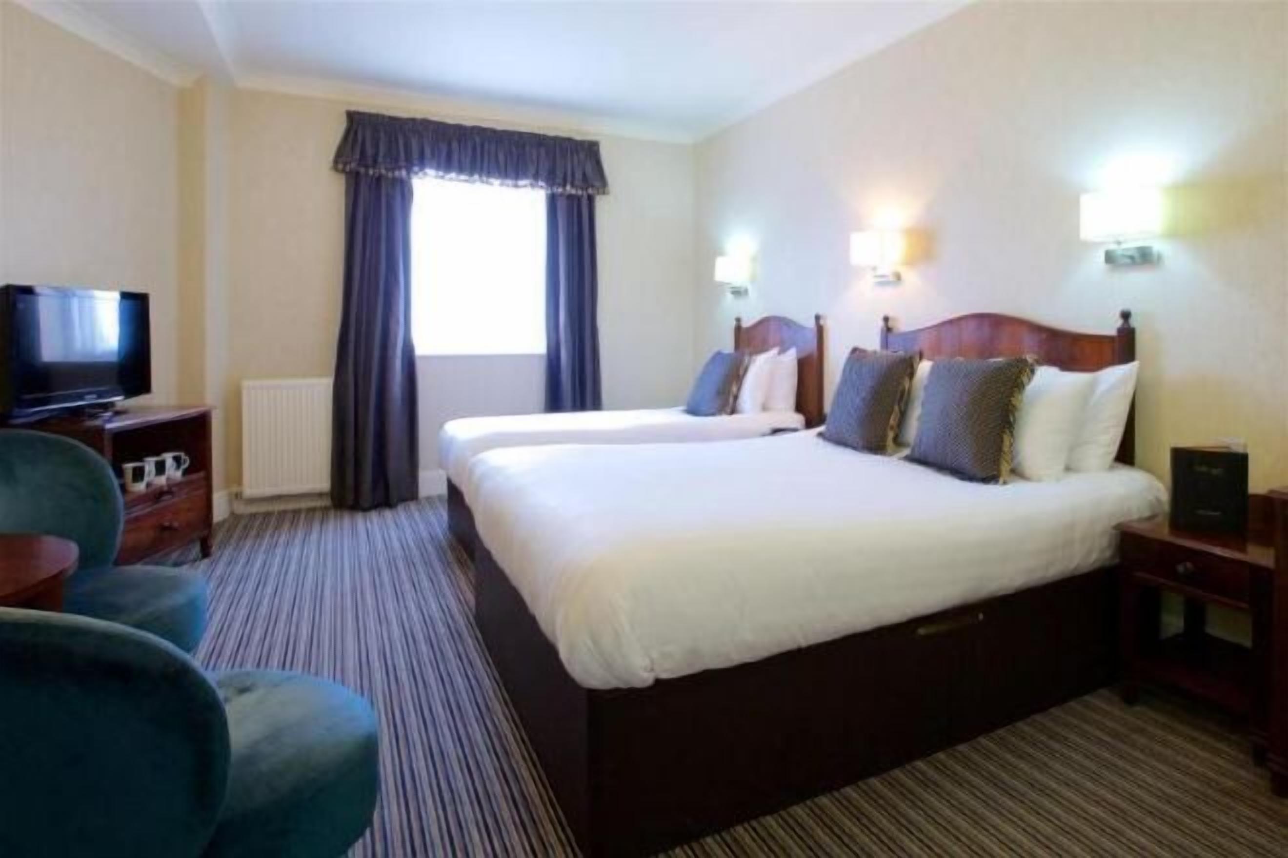 Desk, iron/ironing board, free WiFi, bed sheets