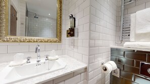 Family Room, Multiple Beds, Non Smoking | Bathroom | Combined shower/tub, hair dryer, towels, soap - The Queen at Chester Hotel, BW Premier Collection (Chester)