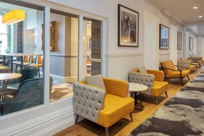 Lobby sitting area - The Queen at Chester Hotel, BW Premier Collection (Chester)