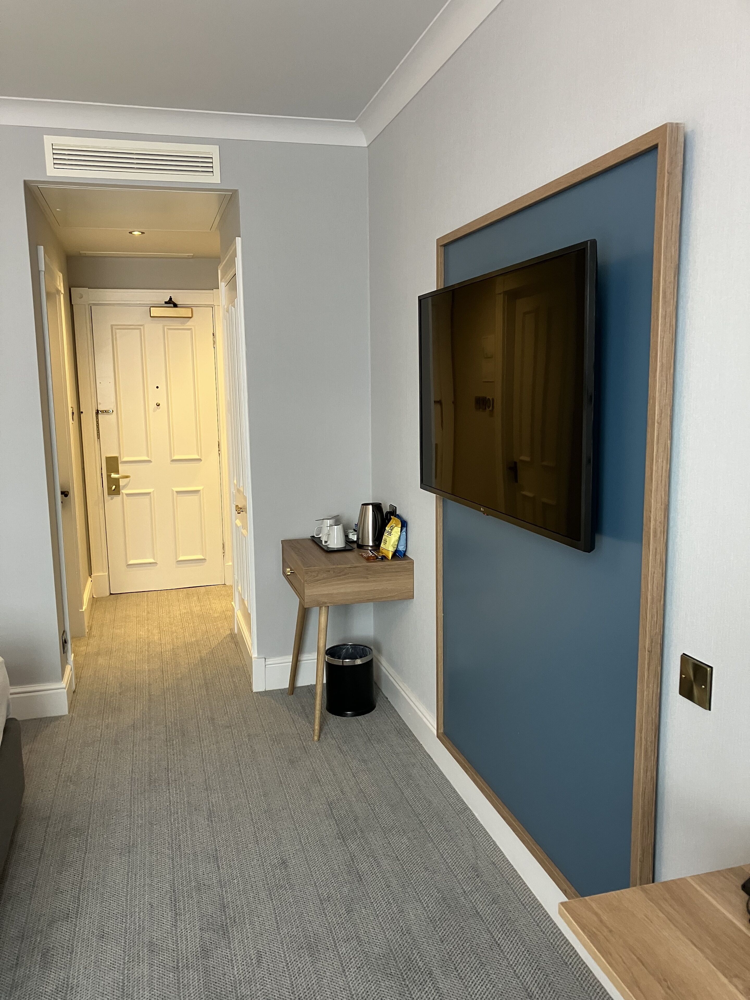 1 bedroom, desk, iron/ironing board, free wifi