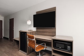 Chambre Standard, 1 très grand lit, baignoire accessible aux personnes à mobilité réduite (Mobility)