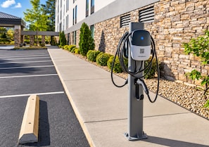 Electric vehicle charging station - Garner Hotel August West by IHG (Augusta)