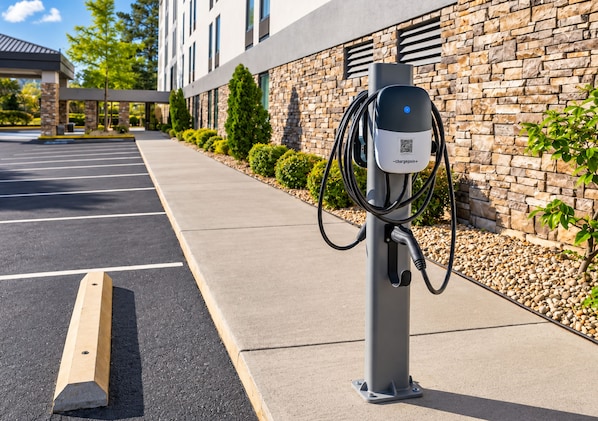 Electric vehicle charging station - Garner Hotel August West by IHG (Augusta)