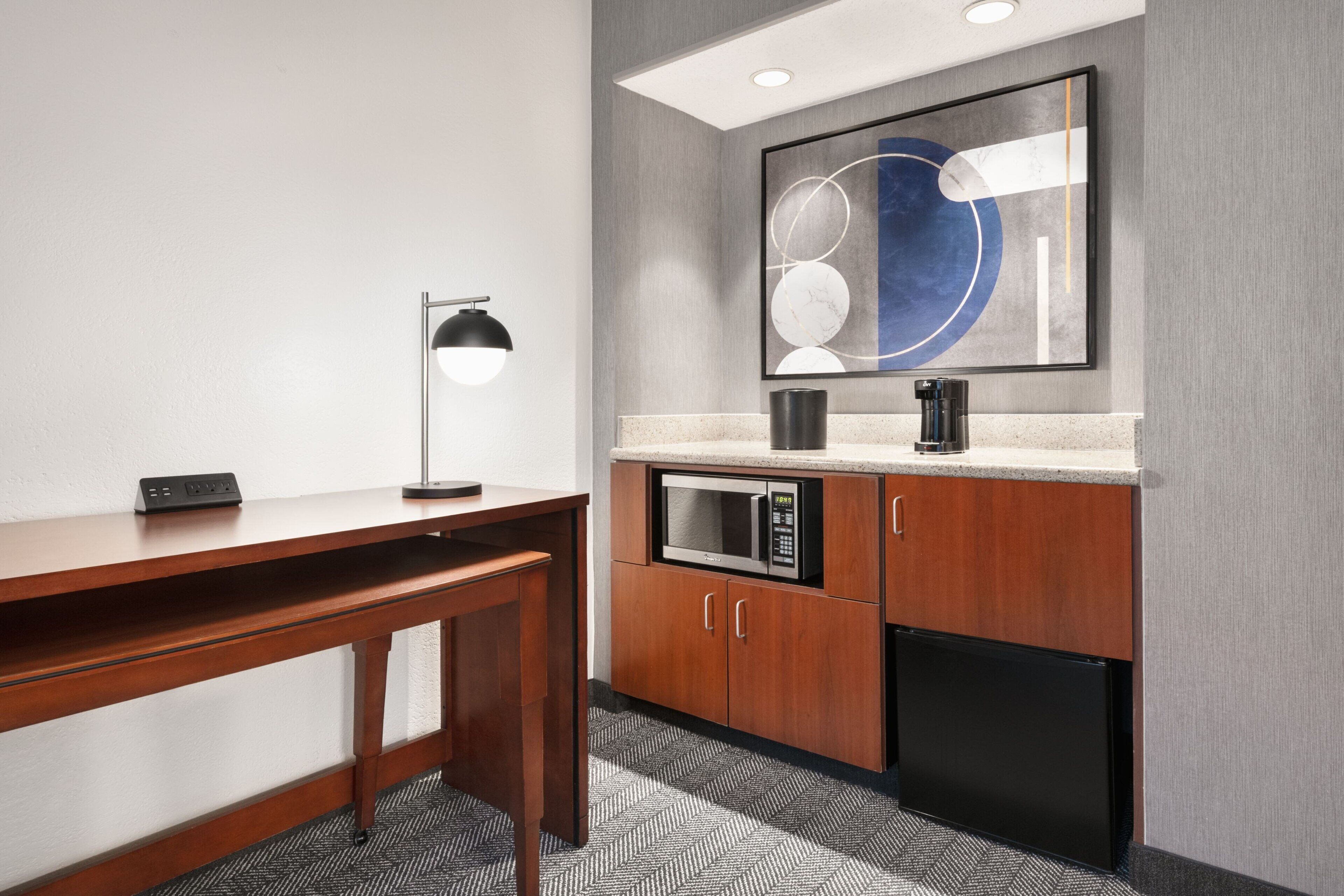 1 bedroom, pillow-top beds, in-room safe, desk