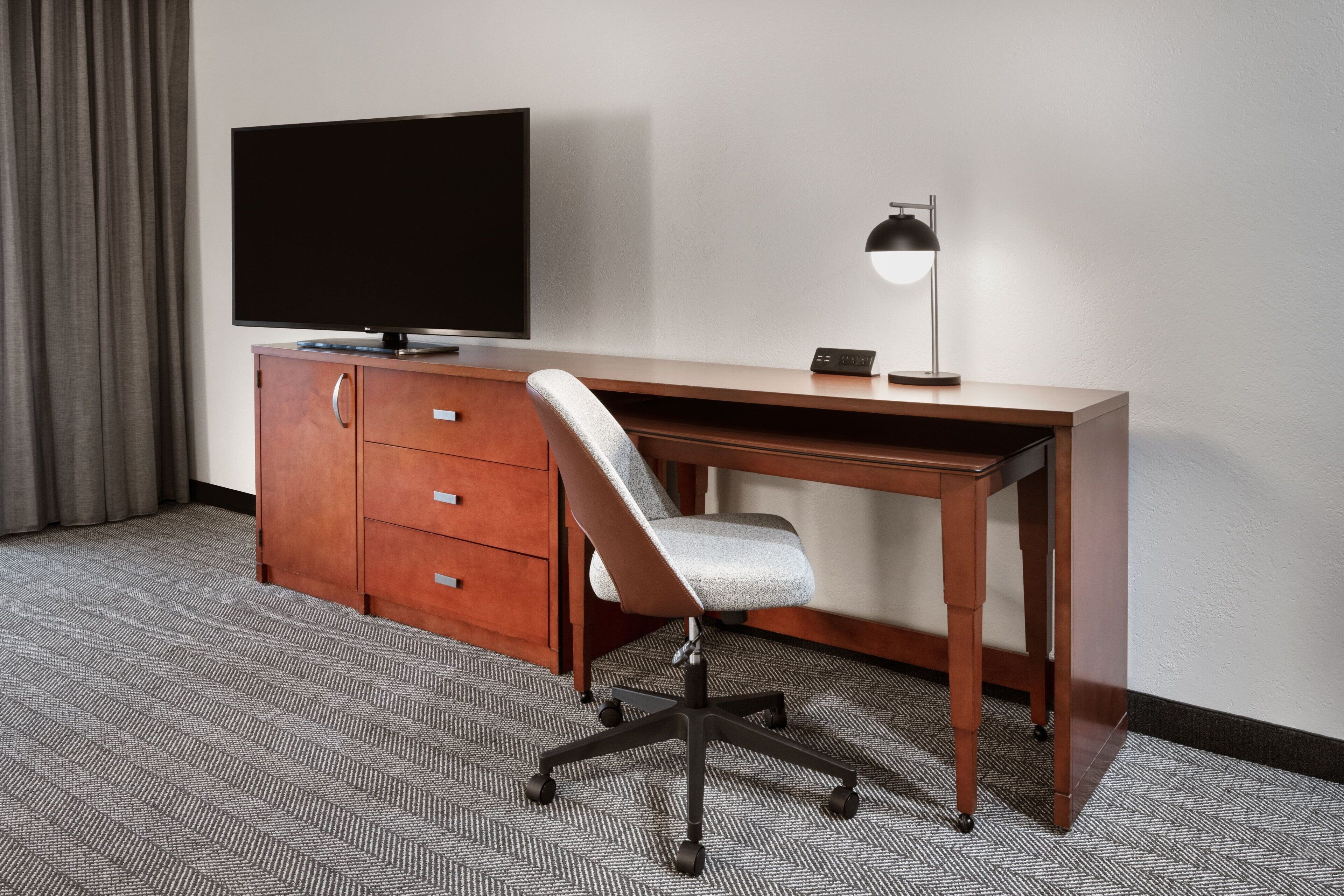 1 bedroom, pillow-top beds, in-room safe, desk