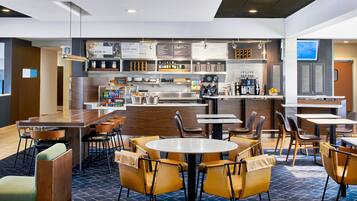 Sarapan dibawa pulang setiap hari dengan biaya tambahan