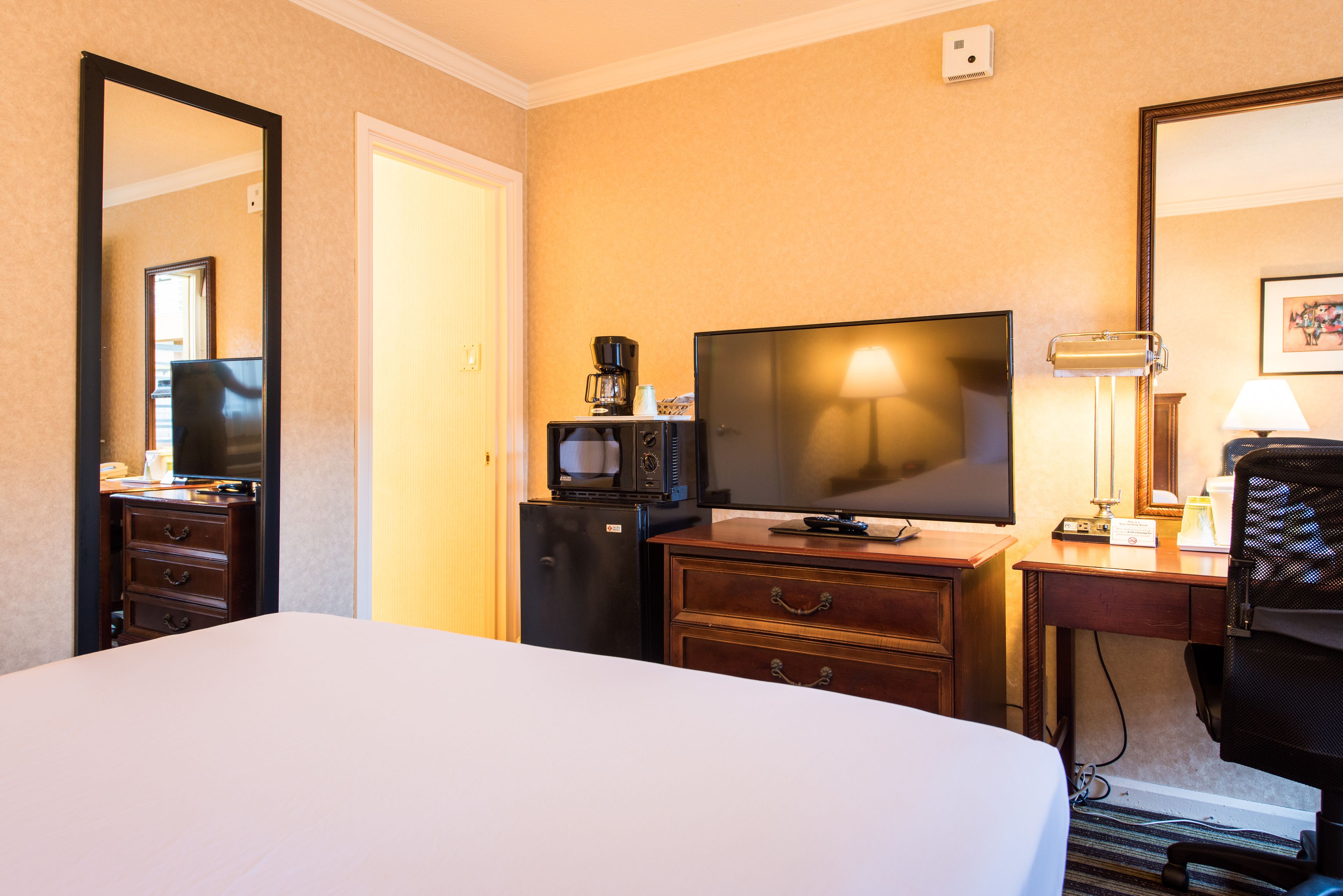 Photo - Civic Center Motor Inn