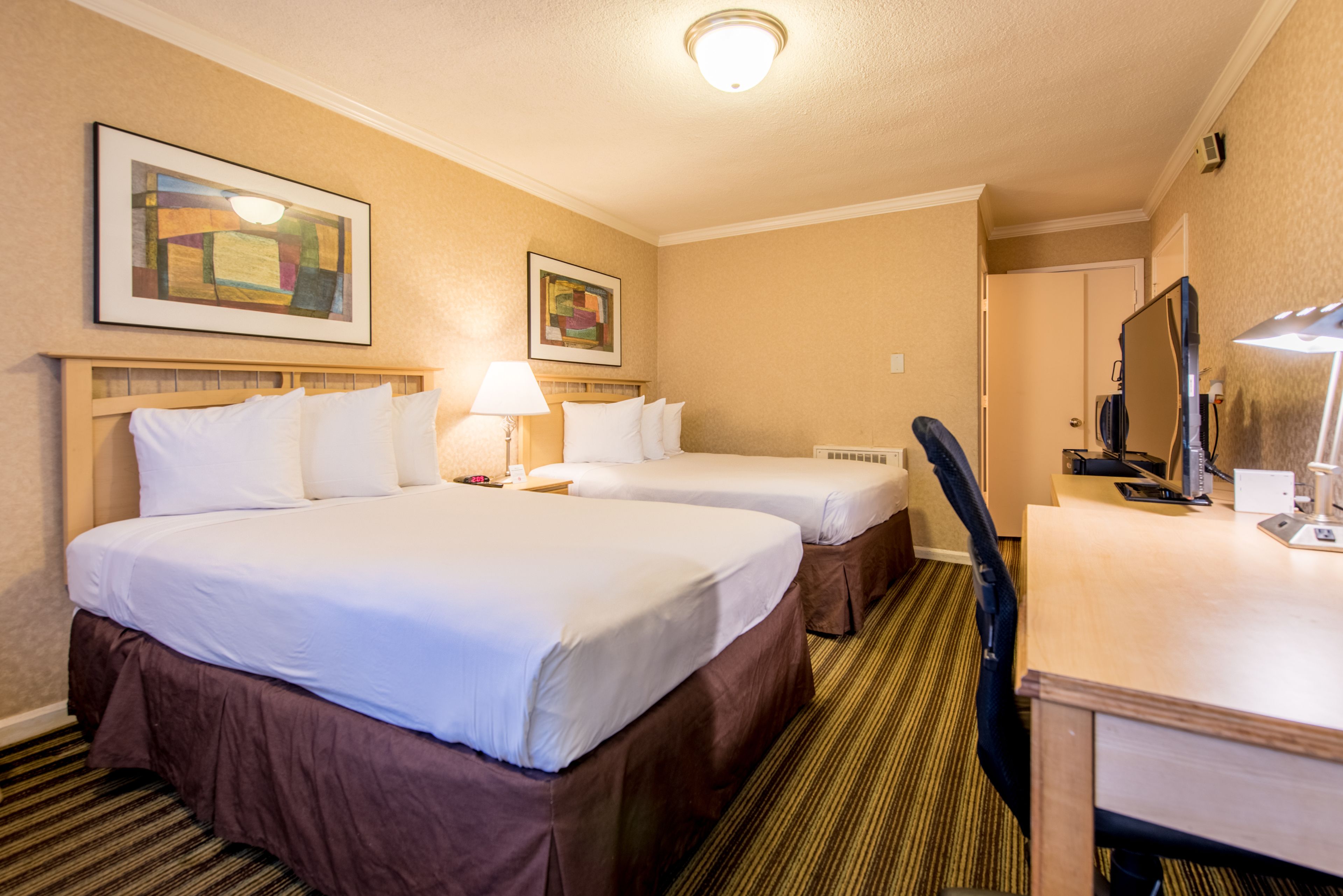 Photo - Civic Center Motor Inn