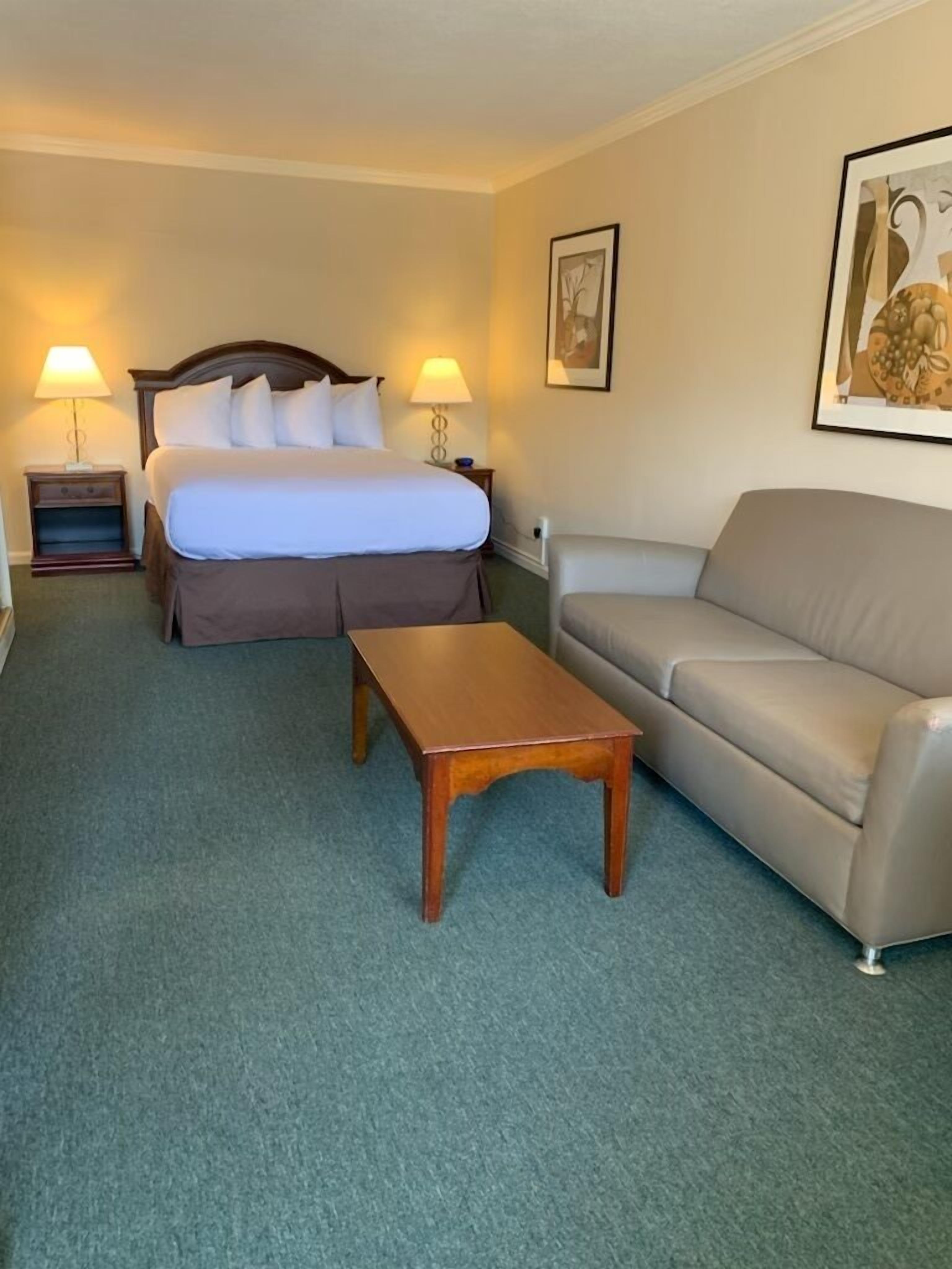 Photo - Civic Center Motor Inn