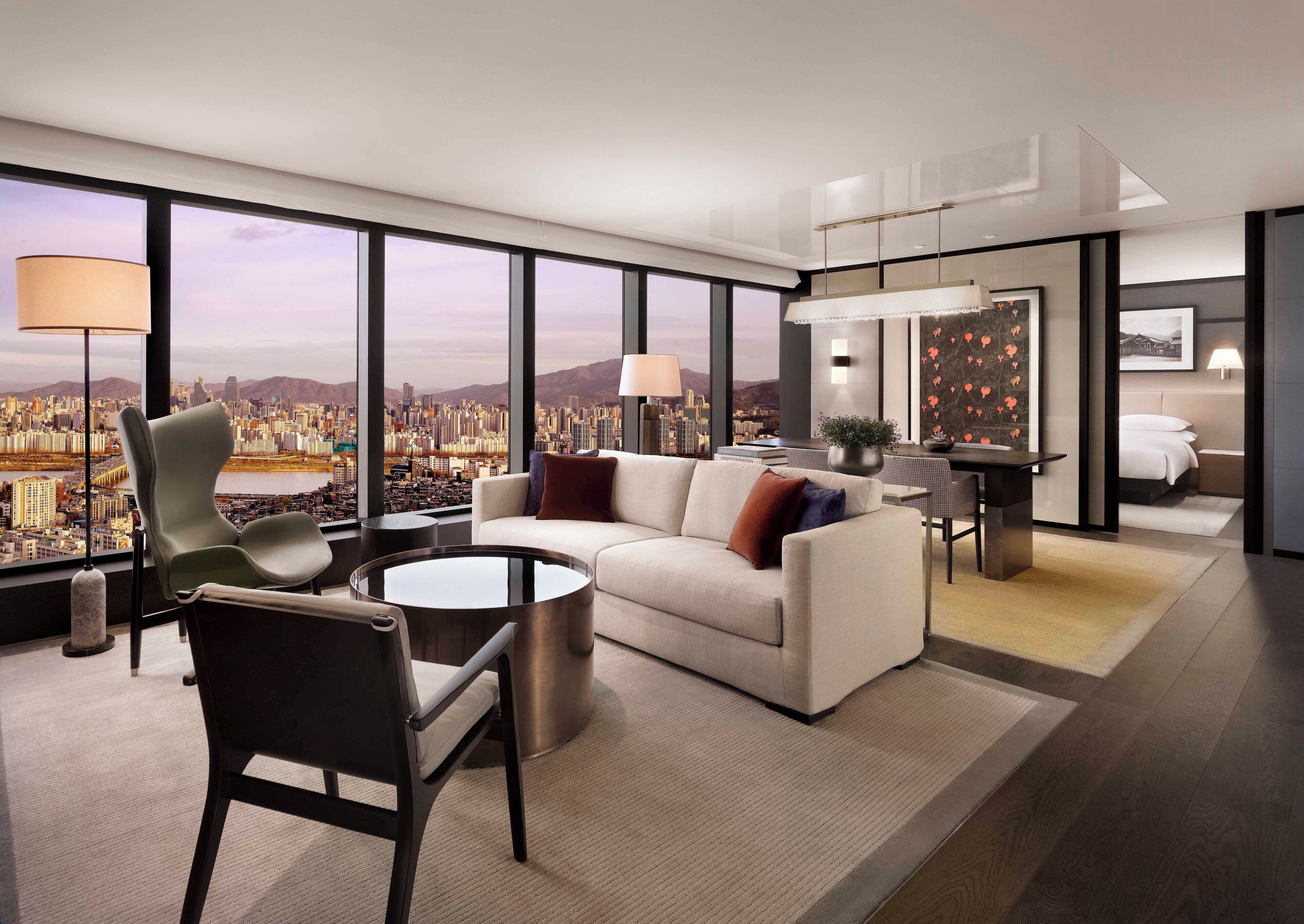 Suite (Diplomatic) | Coin séjour