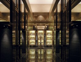 Couples treatment room(s), sauna, hot tub, steam room, body treatments