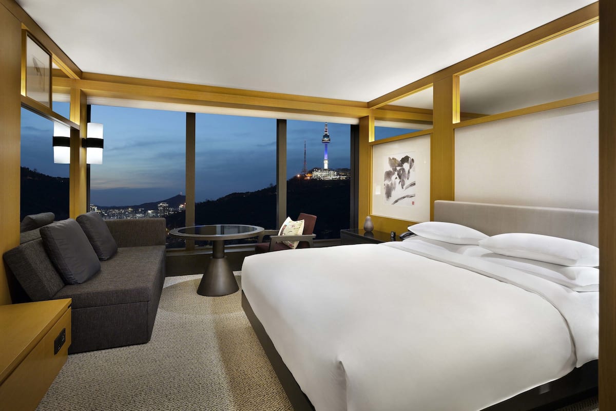 Premium bedding, down duvets, minibar, in-room safe