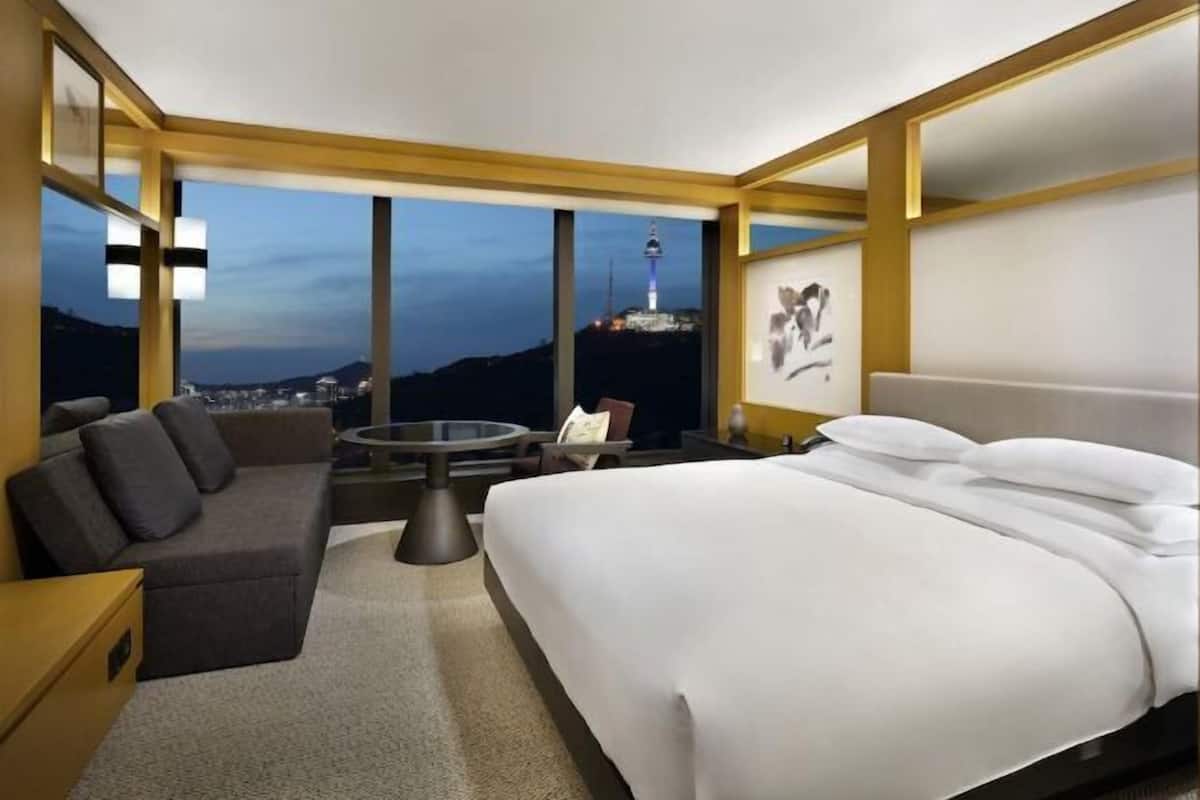 Premium bedding, down duvets, minibar, in-room safe