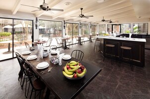 Lunch and dinner served, seafood